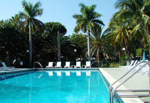 Silver Sands Beach Resort Miami Exterior photo