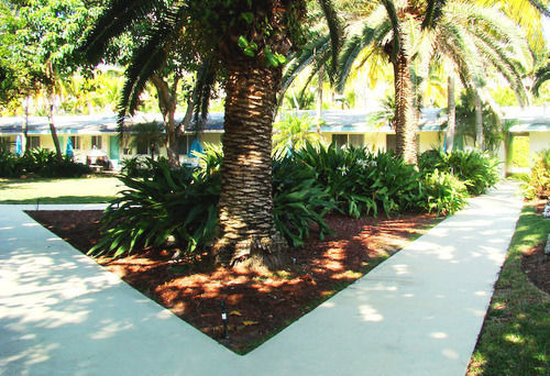 Silver Sands Beach Resort Miami Exterior photo